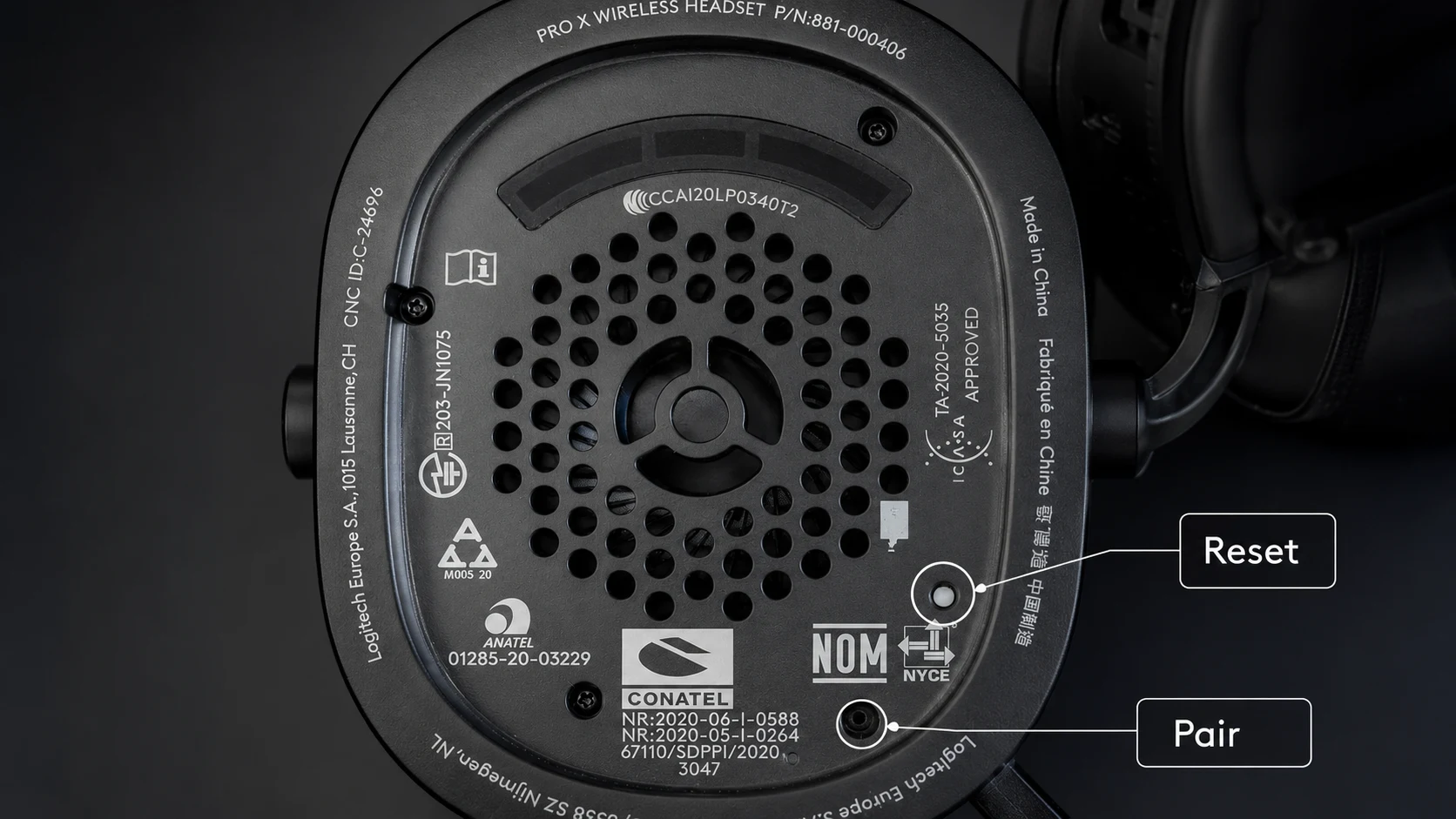 3. Pon los auriculares en modo de emparejamiento