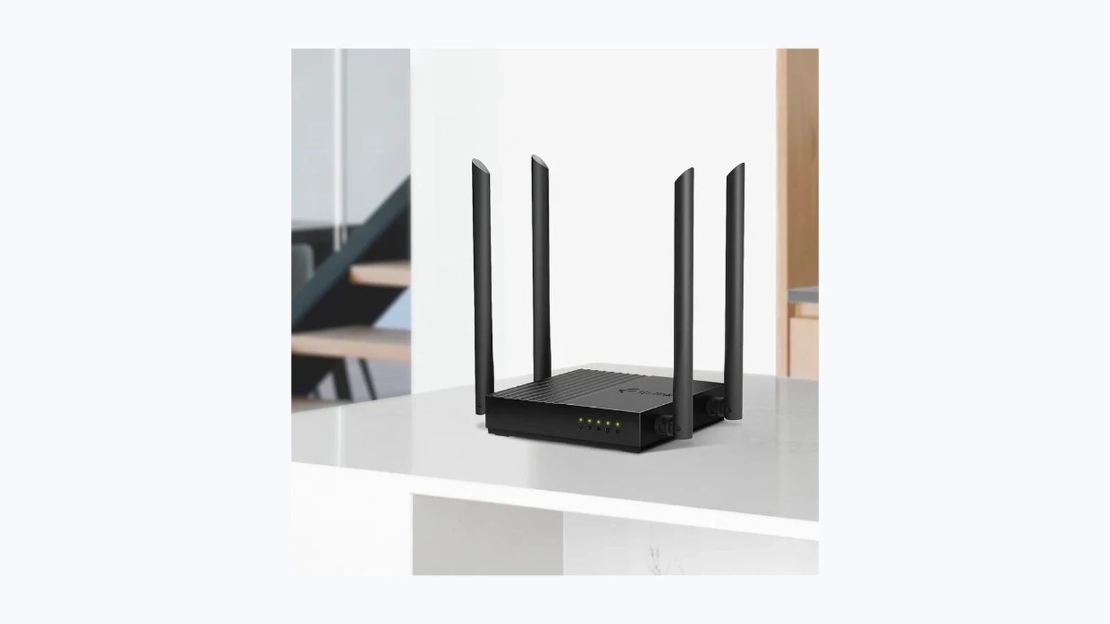 Router TP-Link Archer C64 na blacie – oficjalne zdjęcie producenta